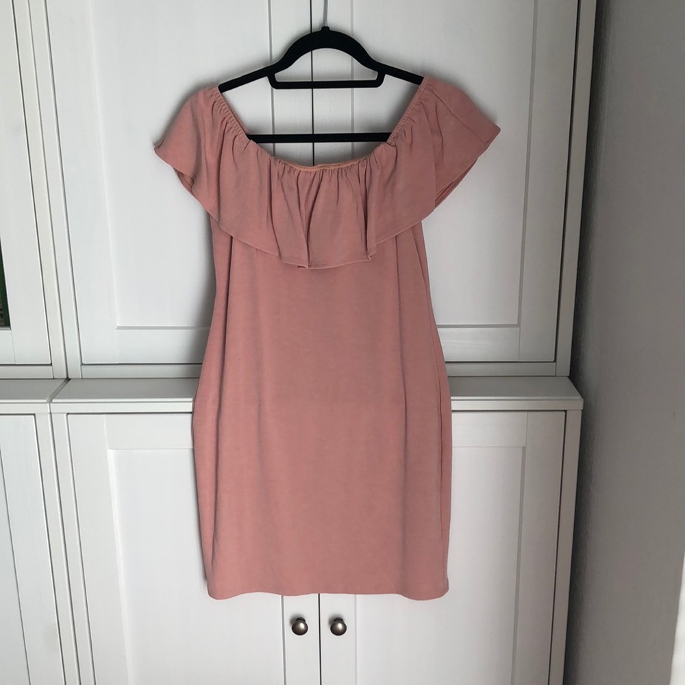 Off the shoulder dusty pink dress